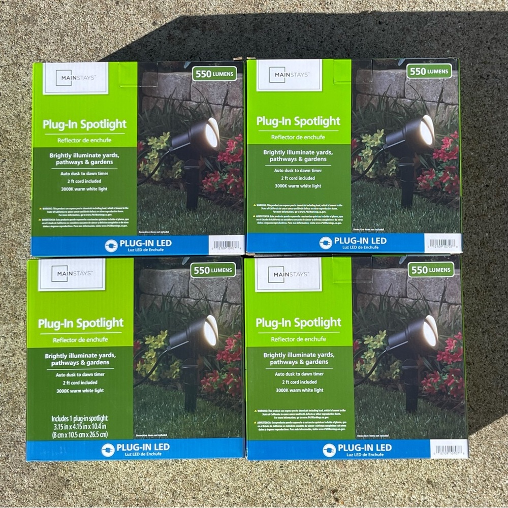 Set of 4 NIB Mainstays Plug-In LED 550 Lumen Dusk to Dawn Landscape Spotlights